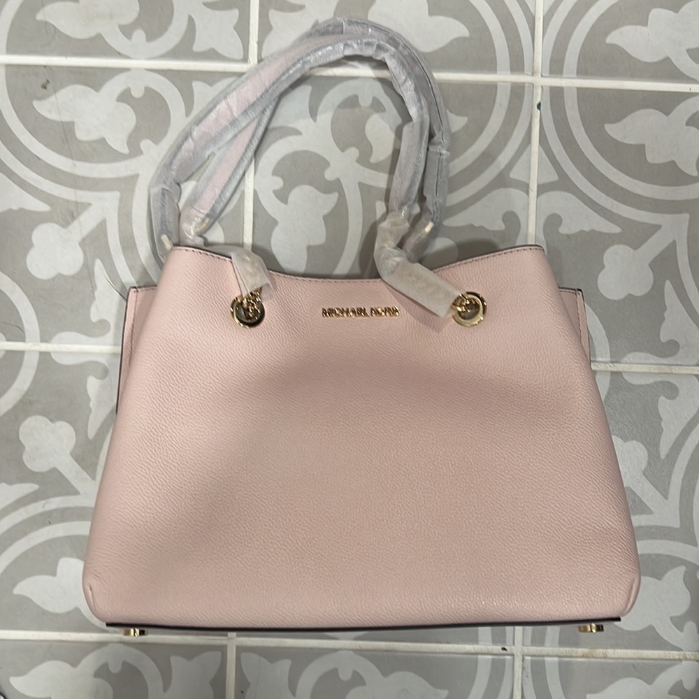 Michael Kors Teagen - Picture 10 of 10